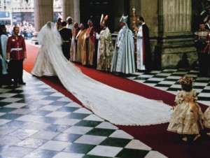 princess-diana-wedding-gown-back